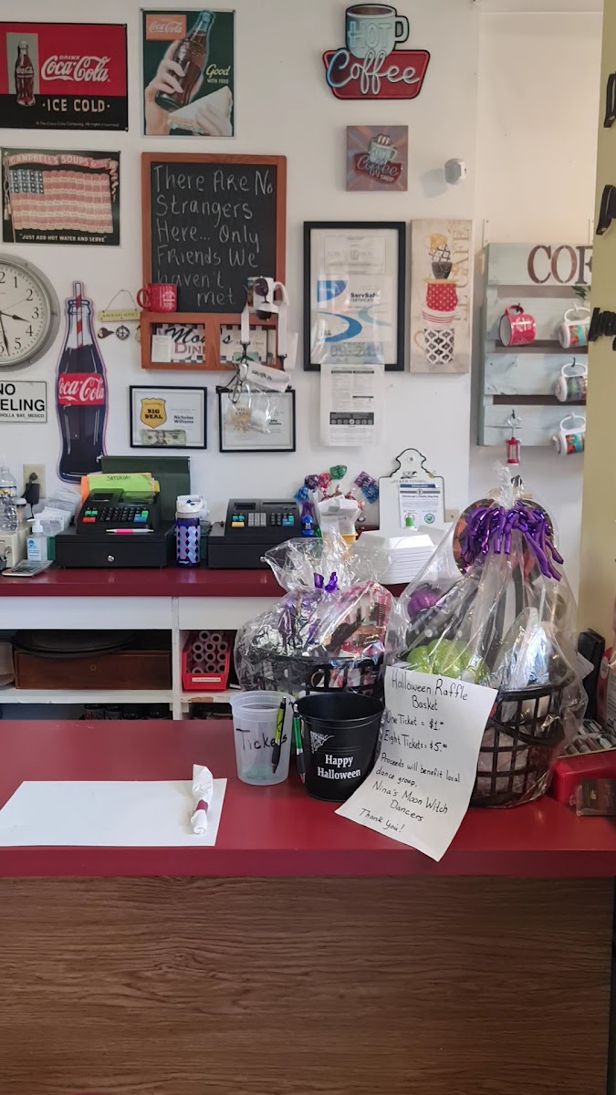 J & J's Family Restaurant & Catering Photo 2