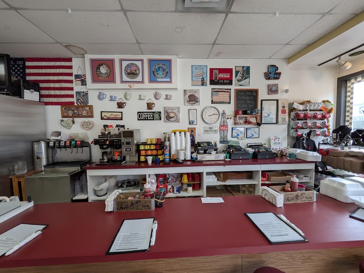 J & J's Family Restaurant & Catering Photo 3