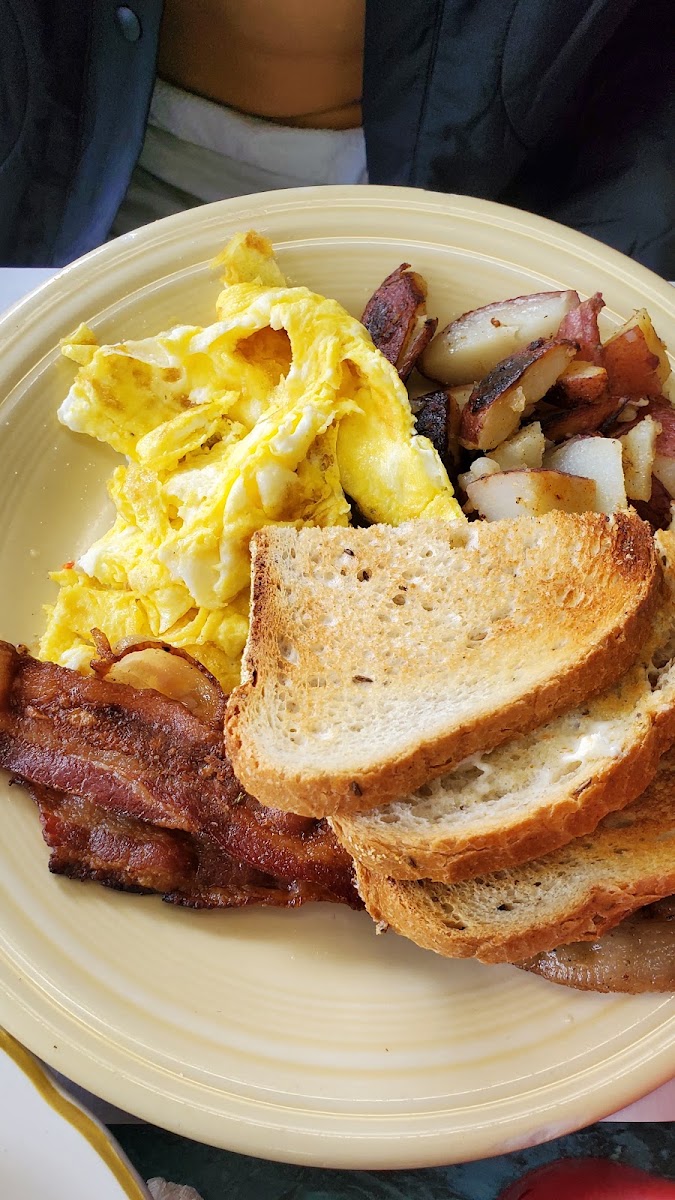 J & J's Family Restaurant & Catering Photo 6